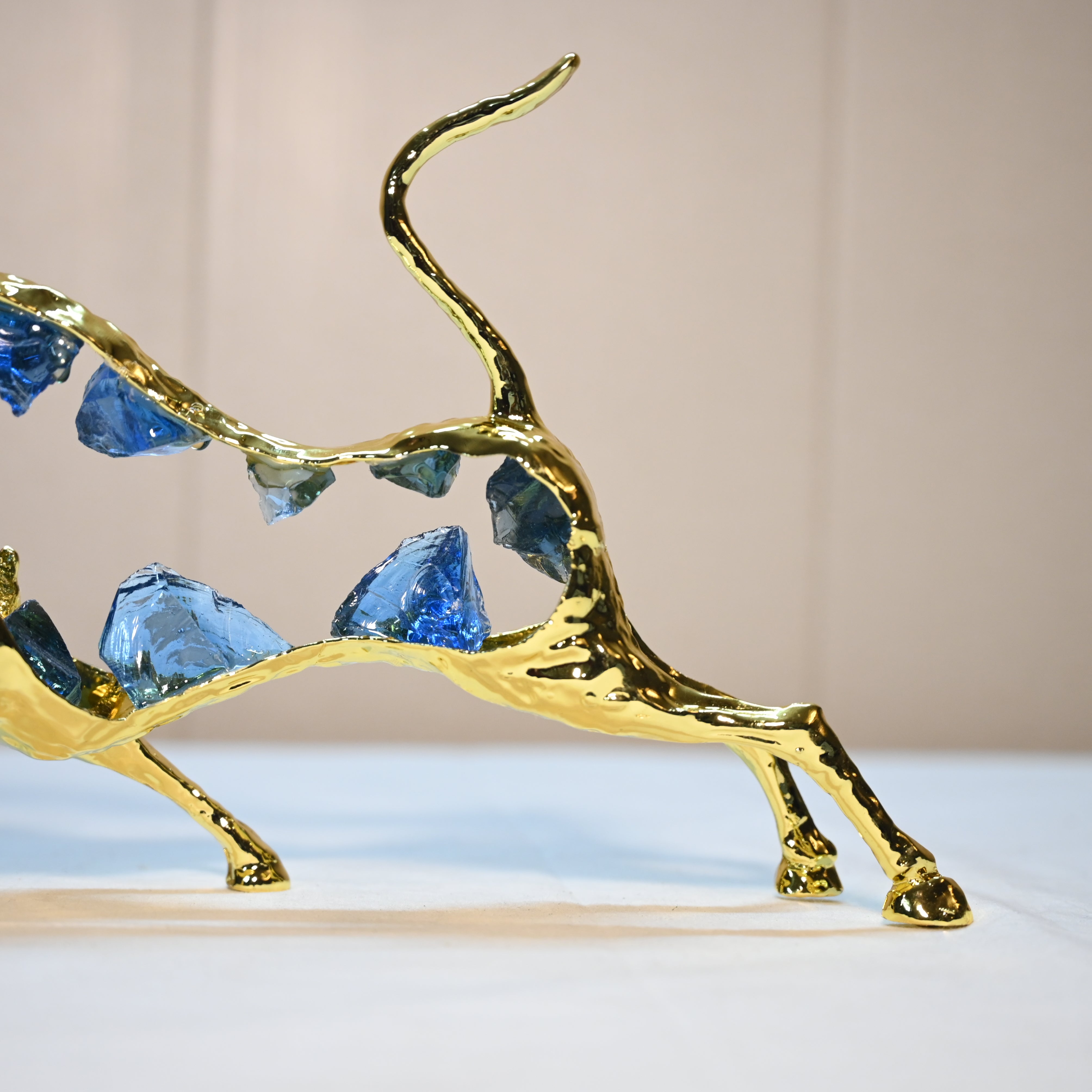 Crystal bull figurine – stylish home decor and gift idea