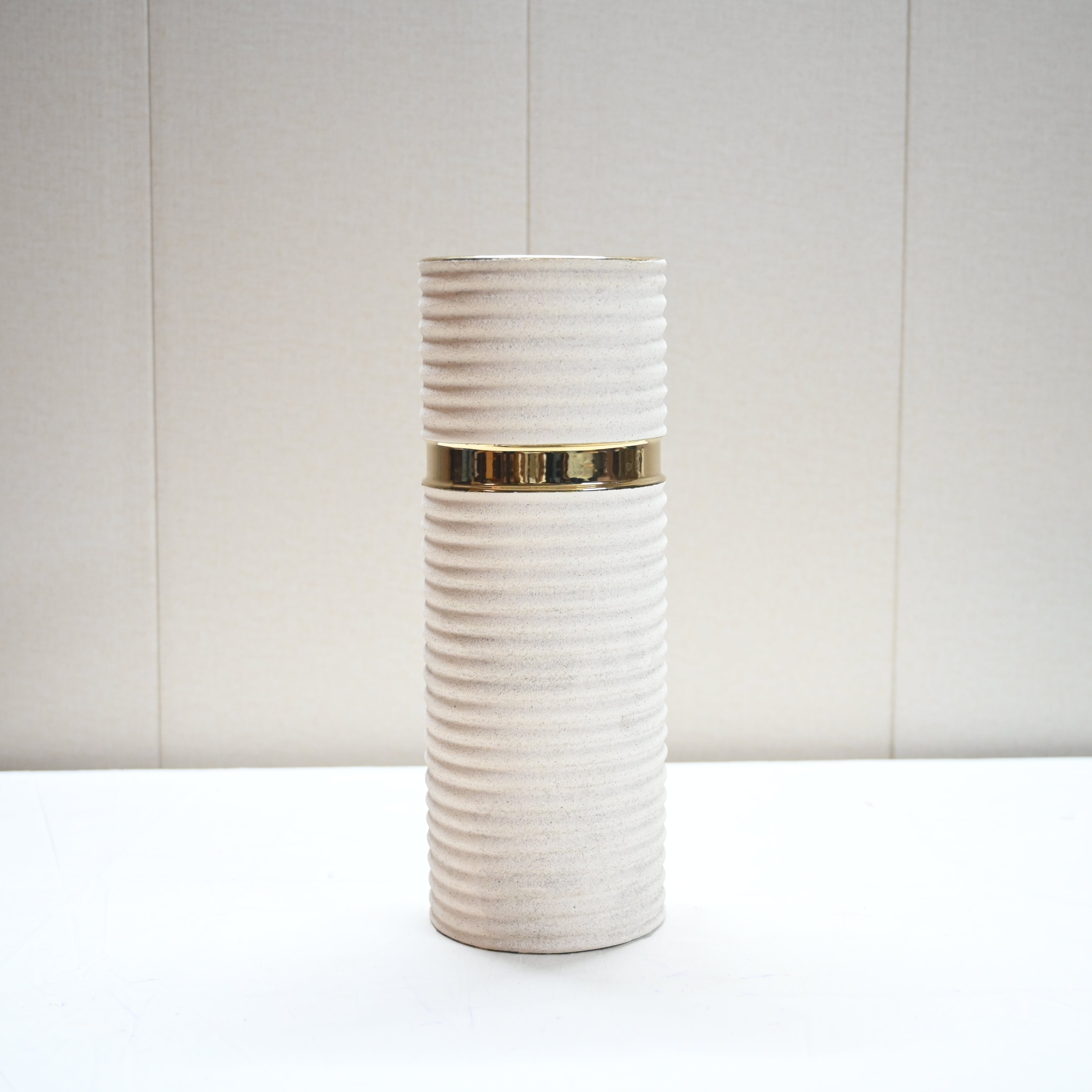 Modern ribbed table pot for Diwali decoration and flower arrangement