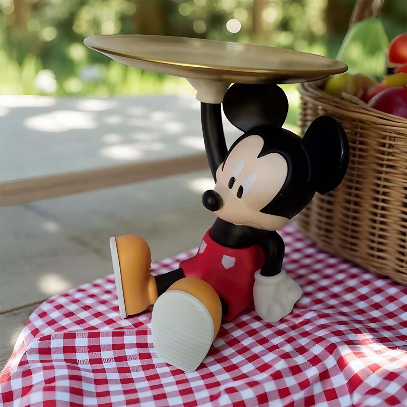 Small mickey mouse with tray