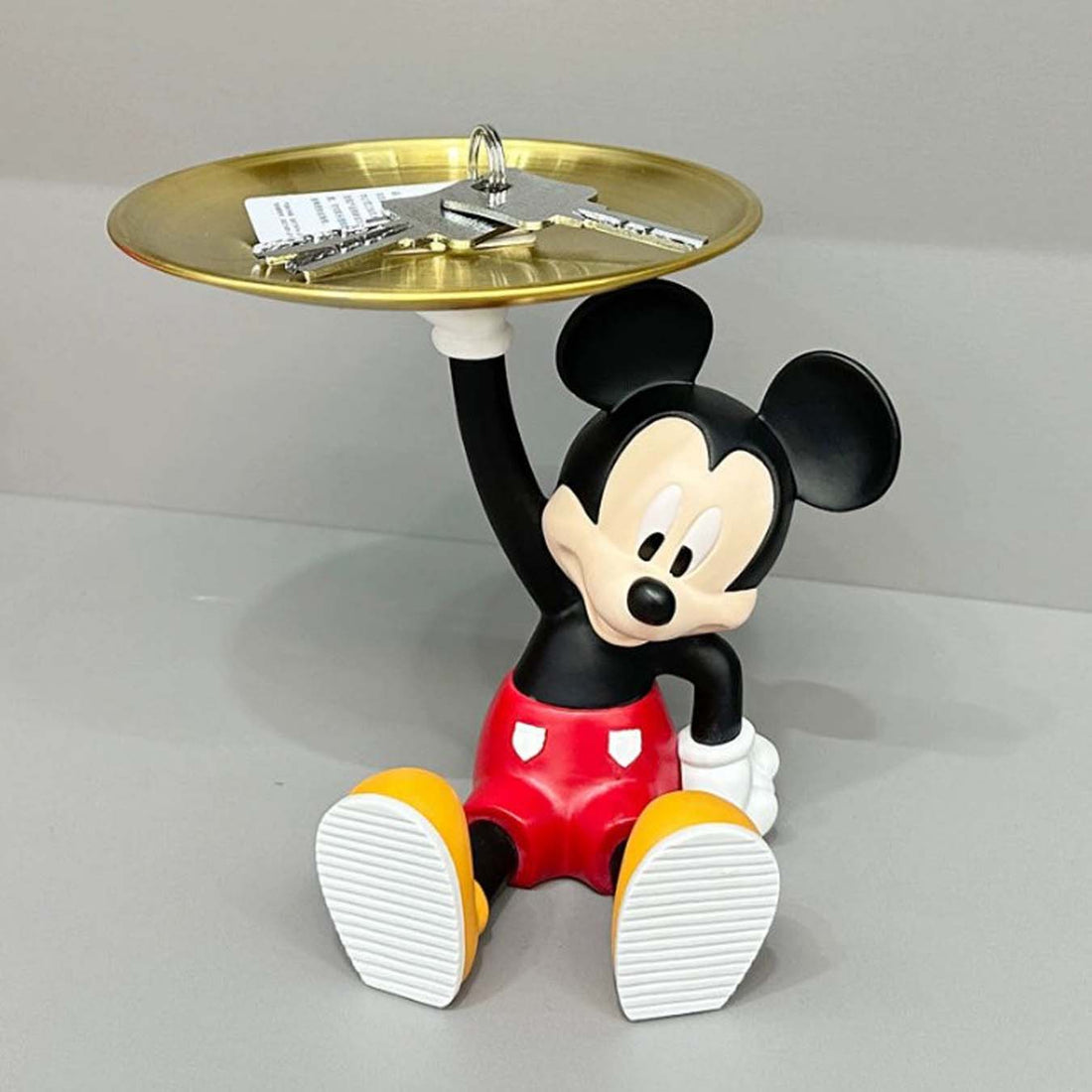 Small mickey mouse with tray