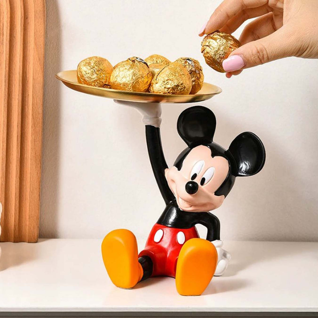 Small mickey mouse with tray